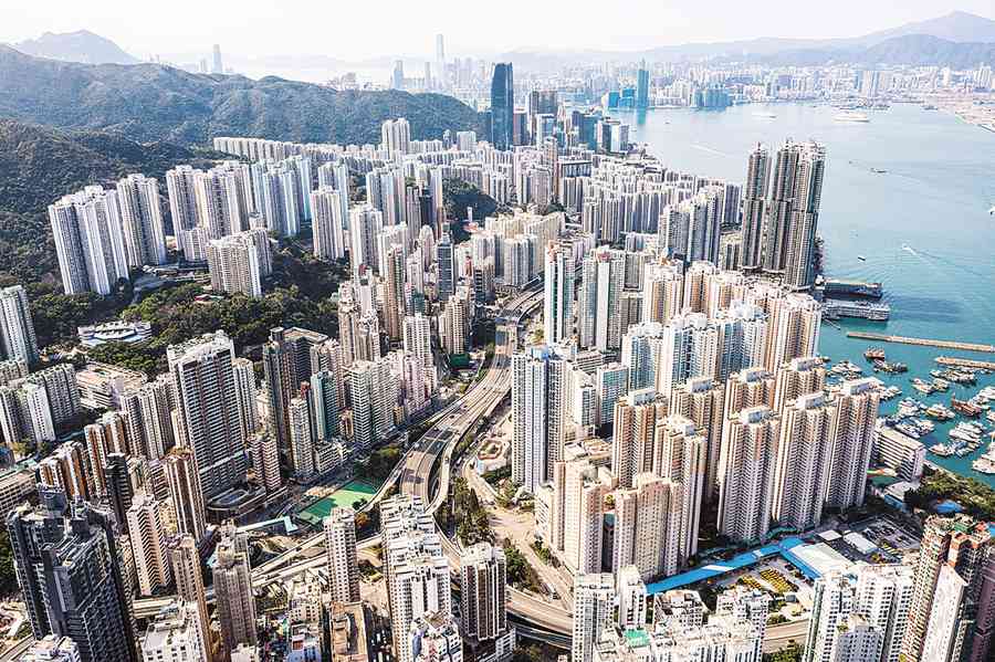 【珍言真語】港民研鍾劍華：港府避談高官受款待 企圖淡化