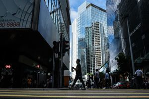 中原：8月香港區甲廈空置率升勢遏止至9.79% 租金降吸引企業承租