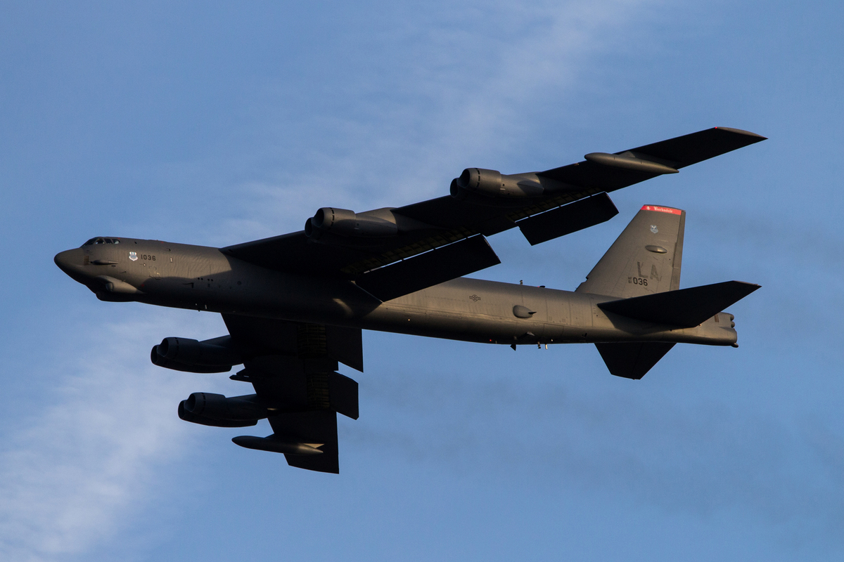 美國空軍宣佈與勞斯萊斯公司簽訂價值約26萬美元合同，生產B-52H轟炸機的新型發動機。圖為B-52H轟炸機。（Balon Greyjoy，wiki，CC 0）