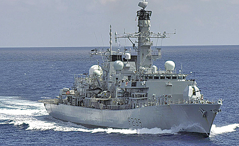 英軍艦「里士滿號」罕見穿越台灣海峽