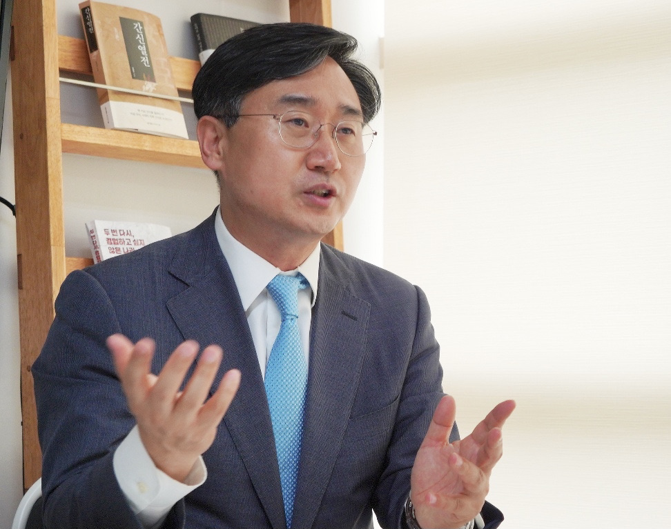 韓國經濟社會研究院外交安全中心主任申范澈表示，韓國不能參與由朝鮮主導的對話，應該進行無核化對話。（李裕貞/大紀元）