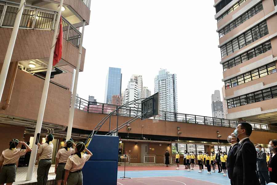 教育局發通告：明年1月起 中小學上課日須掛五星旗　