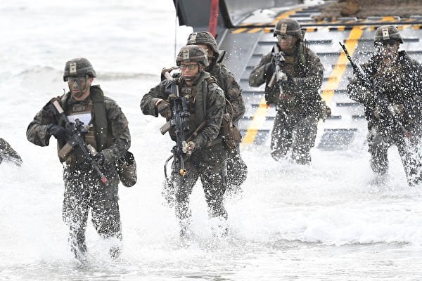 圖為美國海軍陸戰隊員訓練時的情景。與本文無關。（Ian Hitchcock／Getty Images）