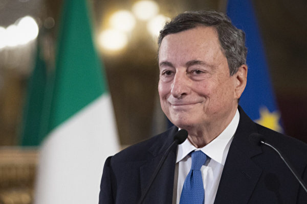 2021年2月3日，意大利總理馬里奧・德拉吉（Mario Draghi）在與意大利總統會晤後在奎里納宮的記者會上。 (Alessandra Tarantino/POOL/AFP via Getty Images)