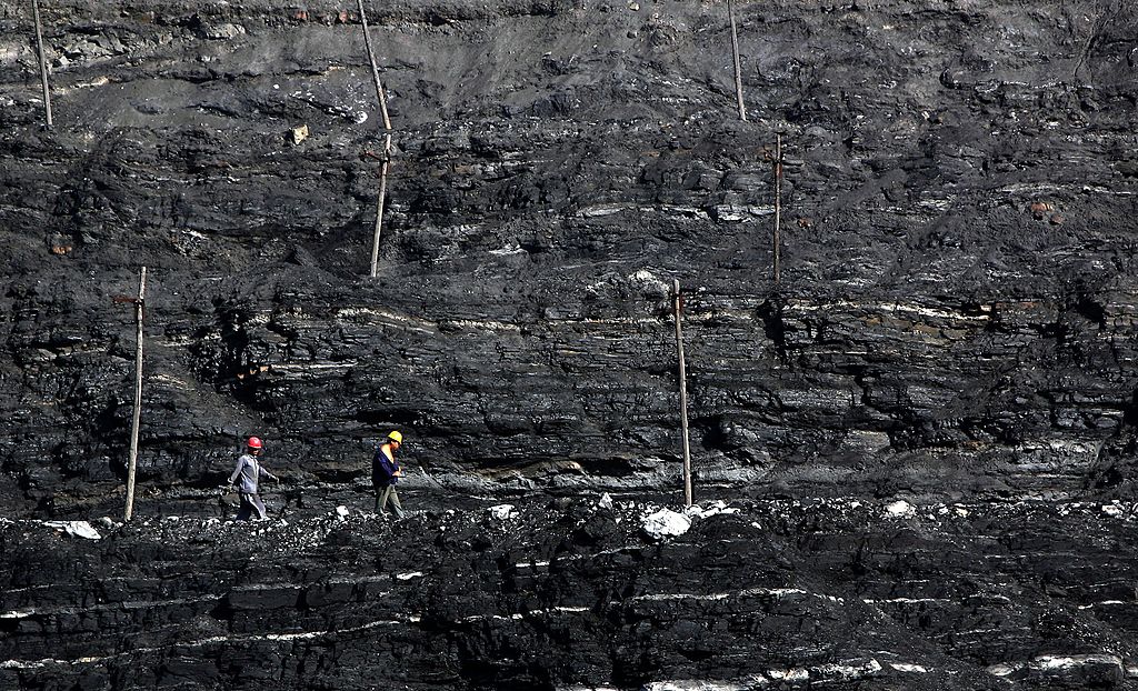 內蒙古擁有世界最大的露天煤礦，是中國重要的能源保障基地。所以，內蒙古礦業歷來是中共權貴爭奪的「錢袋子」。圖為當地的一處露天煤礦。(China Photos/Getty Images)