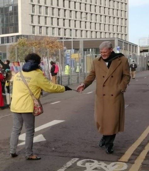 氣候峰會期間 英主流媒體報道法輪功反迫害活動