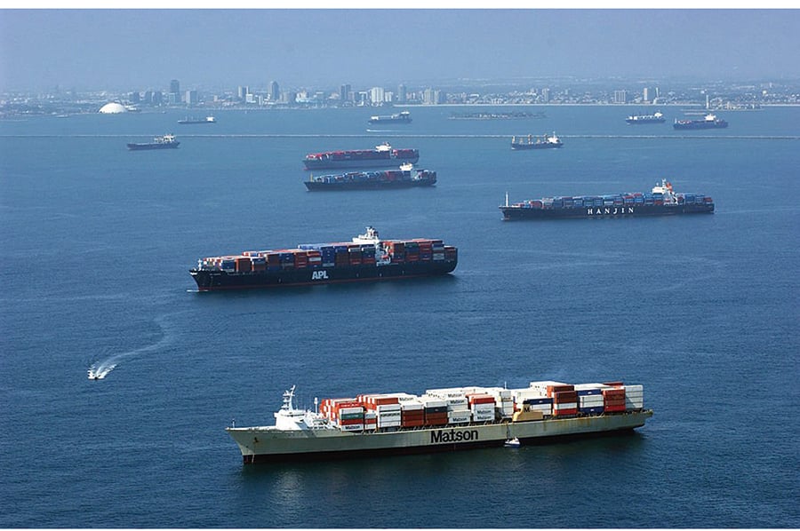 加州港貨櫃船擁塞創紀錄 船隻83艘卸貨時間近17天