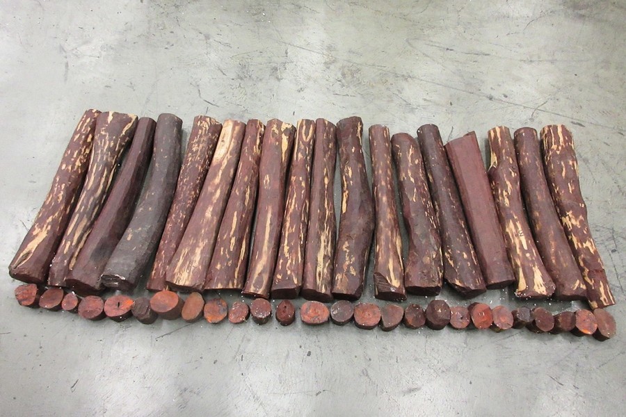 海關機場檢近兩千公斤懷疑紫檀木材 市值逾963萬元
