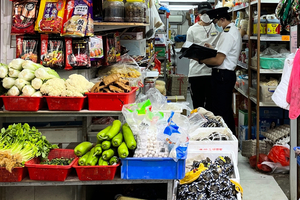 食環署打擊非法銷售大閘蟹 荃灣5雜貨店負責人被檢控