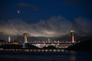 本港今晚黃昏出現月偏食 可向東北偏東方向觀賞