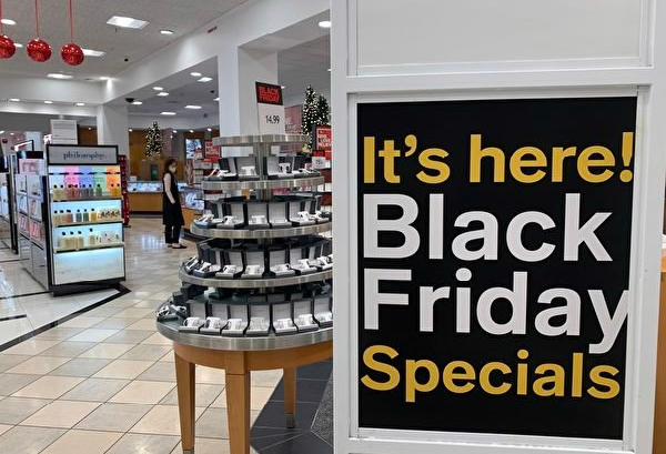 美國黑色星期五銷售額 實體店比疫情前下降28%