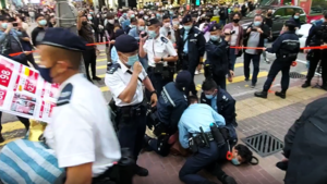 男子路過旺角街頭被控襲警 辯方質疑警方行動令被告以為警察想施襲