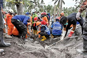 印尼火山再爆發 已釀34死17失蹤