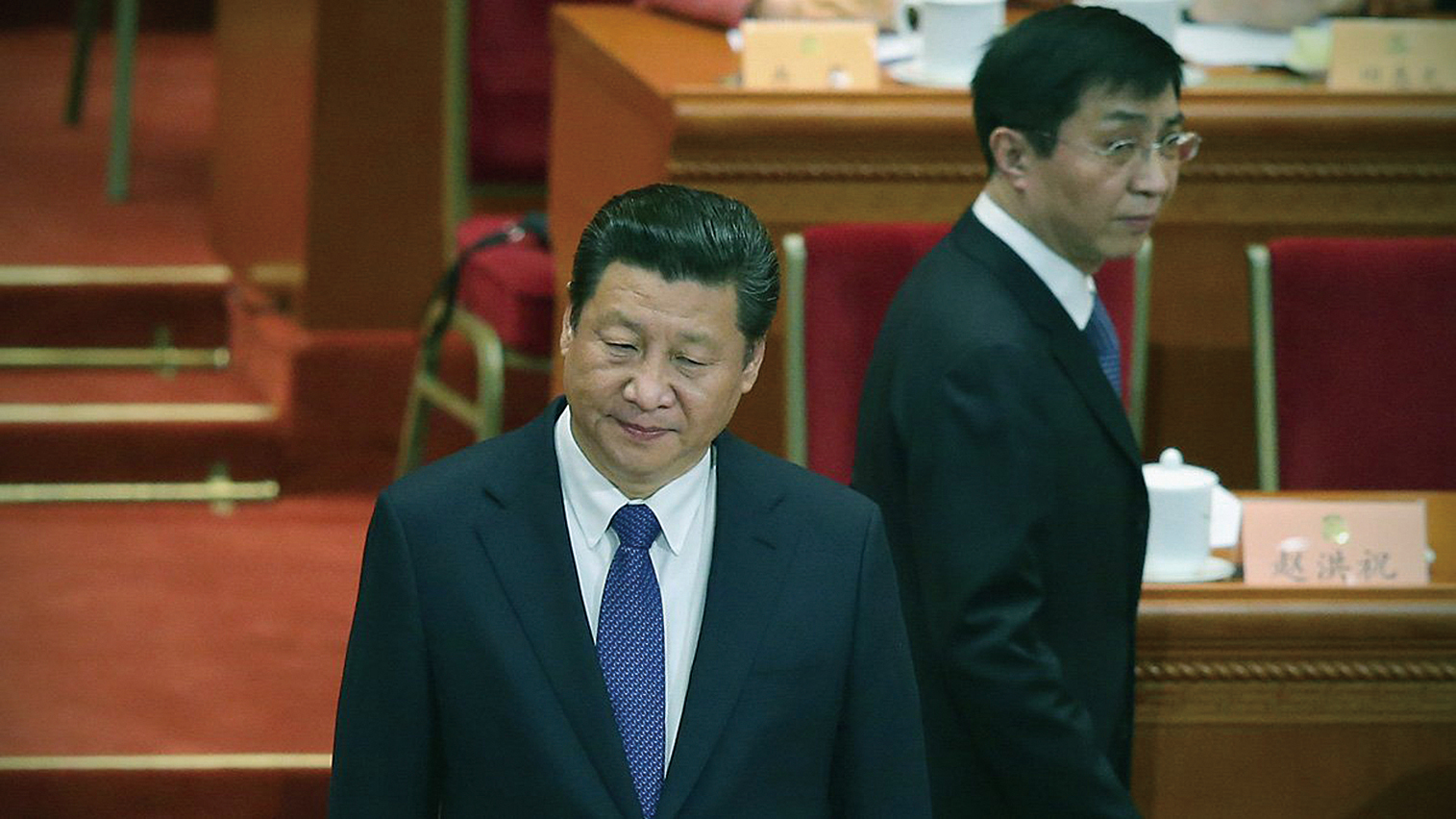 圖為中共領導人習近平（左）與中共政治局常委之一王滬寧（右）。（Feng Li/Getty Images）