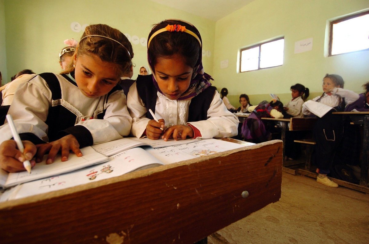  2021年12月16日中共政府和伊拉克簽署多項協議，並幫伊拉克援建1000所學校。圖為伊拉克孩童。（Pixabay）
