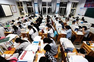 停招公務員 教師降薪 中國百業蕭條