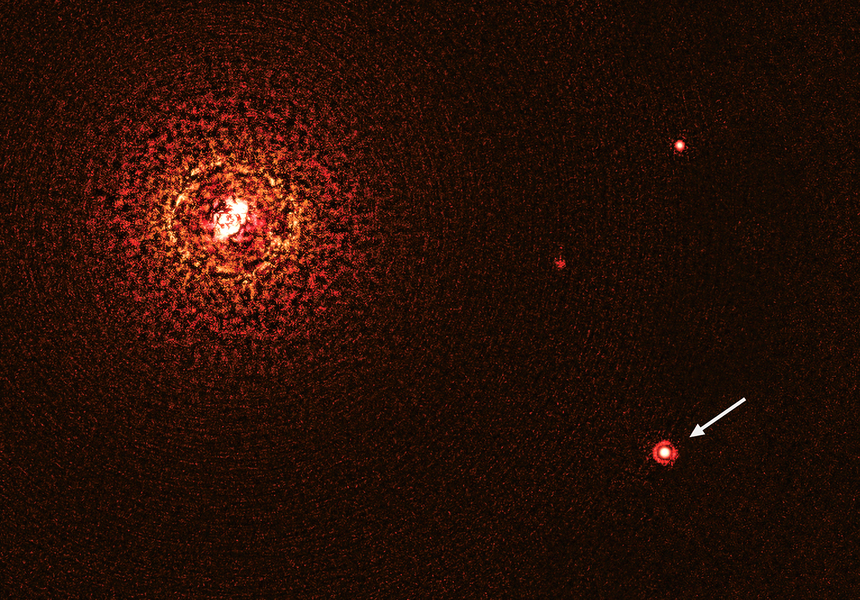 天文學家發現一顆巨大行星比木星大10倍