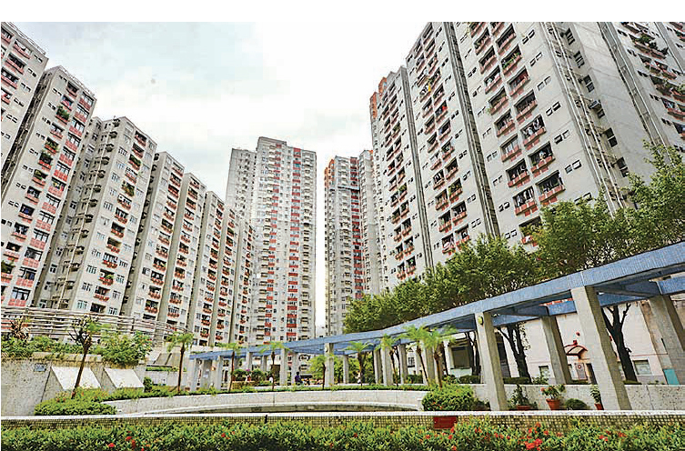 林鄭透露，2022年將推售8,900個居屋單位和4,700個綠置居單位，共13,600個資助單位，分布在港島、九龍、新界，約有一半位處市區。（宋碧龍/大紀元） 