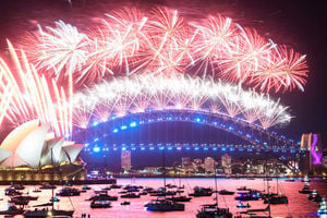 澳洲悉尼率先進入2022年 「全球最美」除夕煙花照亮夜空（多圖附影片）