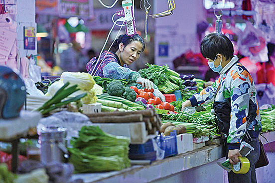 圖為2021年11月1日，廣西南寧地區的一個菜市場。（Getty Images）