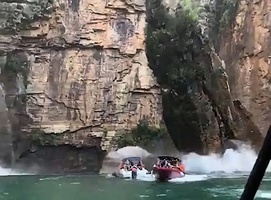 巴西湖邊岩壁突然脫落 觀光船被砸 7死3失蹤（影片）