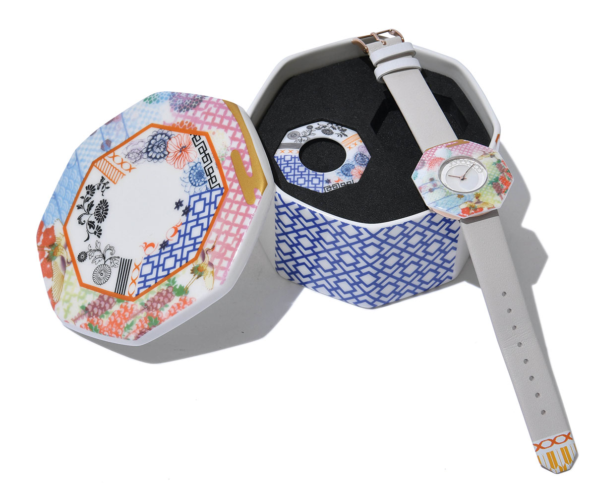 AXIS與生活時尚品牌ByLeona合作「Ashoka」腕錶，推出世界上首個融入燒花陶瓷技術的手錶系列。（公關提供）