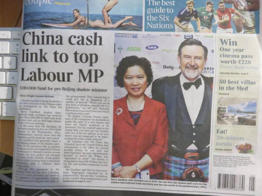 英國《泰晤士報》2017年2月4日的頭版，揭露李貞駒向工黨國會議員Barry Gardiner提供巨額資助。（受訪者提供）