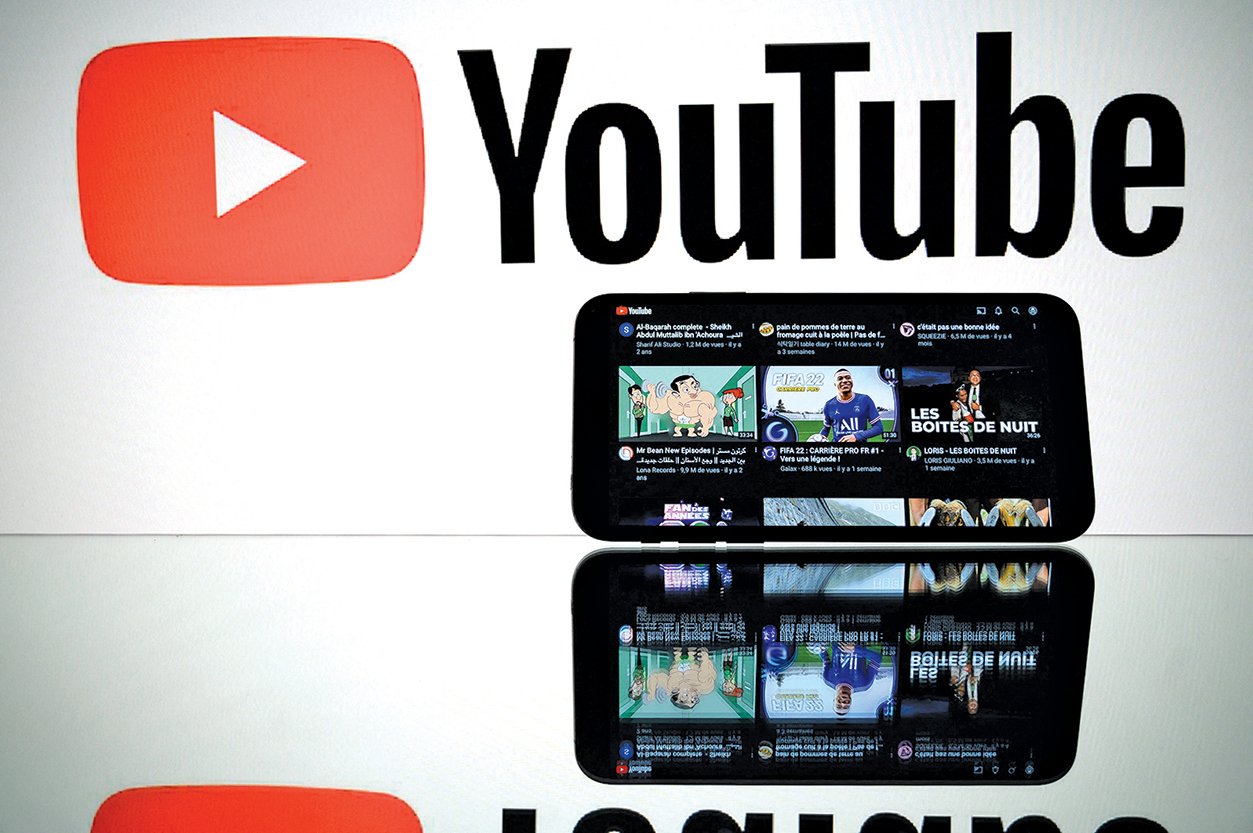 YouTube在2021年的營收已經逼近Netflix，成為流媒體的強大競爭對手。（AFP）