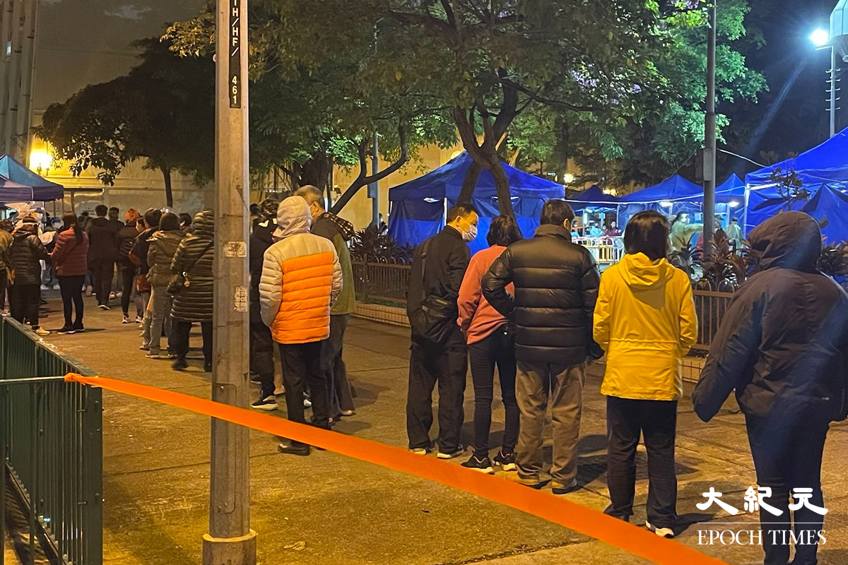 晚上10時，屯門大興邨興平樓。（卓相如／大紀元）