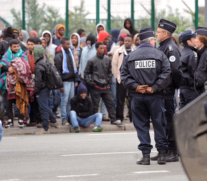 法國安置加萊千六未成年難民 多去英國