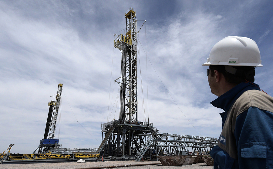西德州油價創10個月最大跌幅 OPEC減產協議破產背後