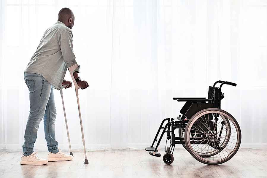 脊髓植入新型電子設備癱瘓者成功恢復行走