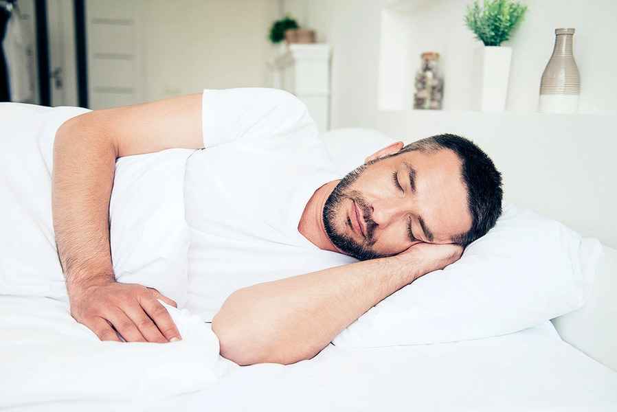 研究：這個睡姿可降低失智風險
