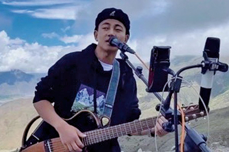 「中國好聲音」西藏歌手 抗議中共暴政自焚身亡