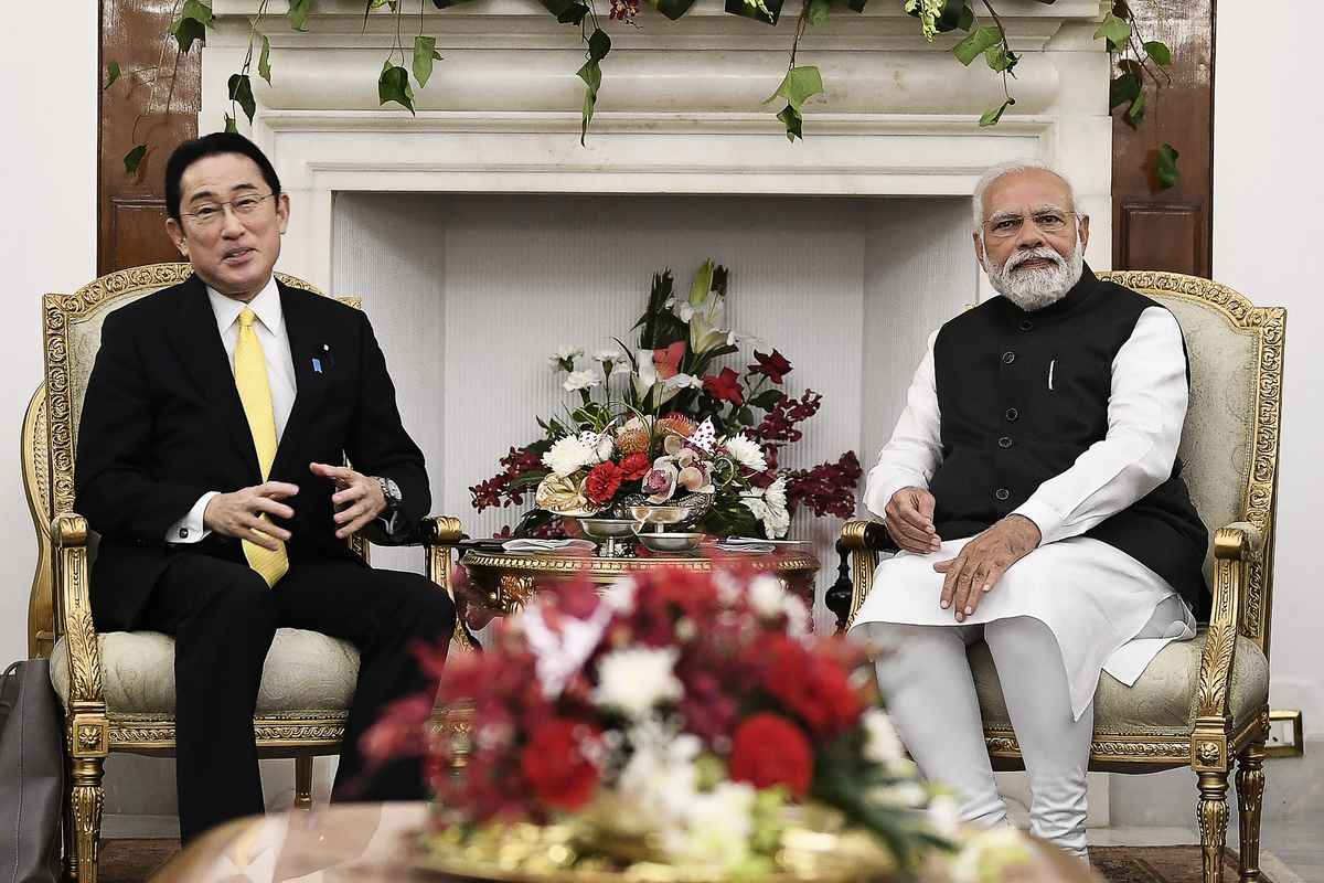 2022年3月19日，日本首相岸田文雄和印度總理莫迪在新德里海得拉巴大廈會面。岸田敦促印度對俄羅斯入侵烏克蘭採取更強硬的立場，但在會談後發表的聯合聲明沒有譴責莫斯科的行動。（PIB / AFP）