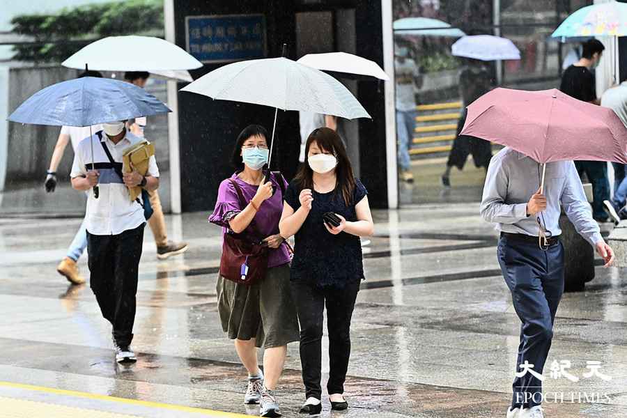 天文台取消黃雨警告 網民批：成條路浸哂都唔紅雨？