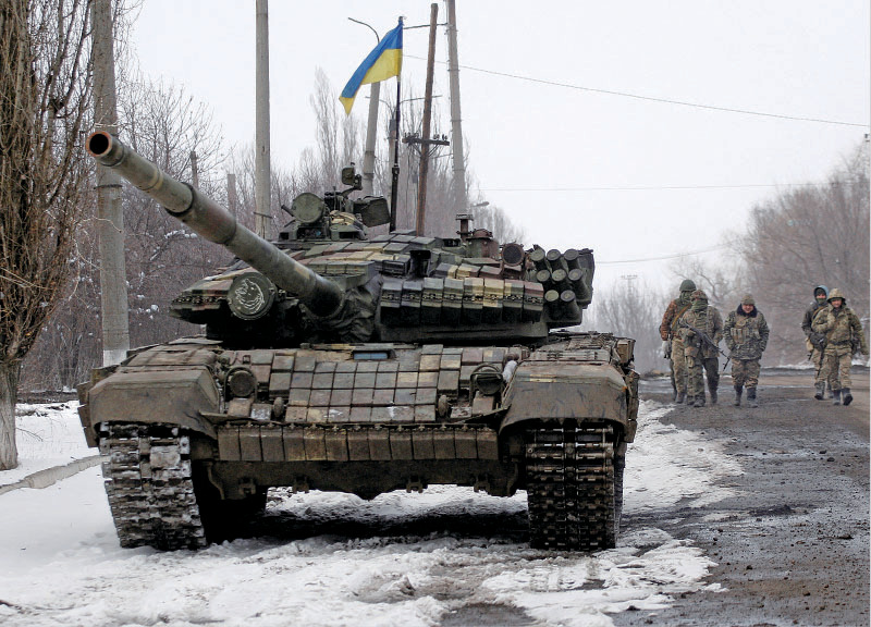 俄羅斯入侵烏克蘭已超過一個月，戰爭走向引起全球關注。圖為烏克蘭軍隊在盧甘斯克進行防禦。（ANATOLII STEPANOV/AFP via Getty Images）