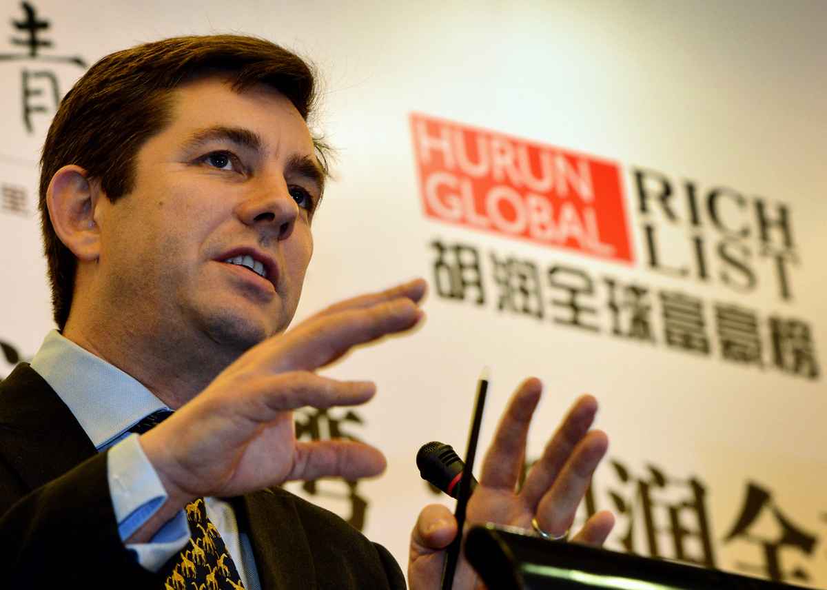 胡潤百富董事長兼首席研究員魯珀特·胡潤（Rupert Hoogewerf）於2013年2月28日在北京舉行的新聞發布會上公布「富豪榜」。（Mark RALSTON/AFP）