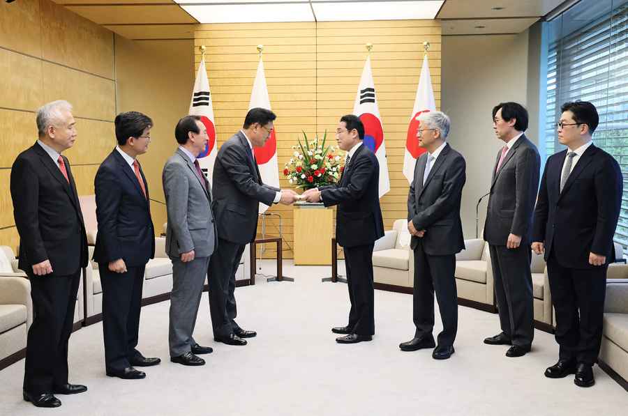 日首相會見韓國代表團 強調「改善日韓關係刻不容緩」