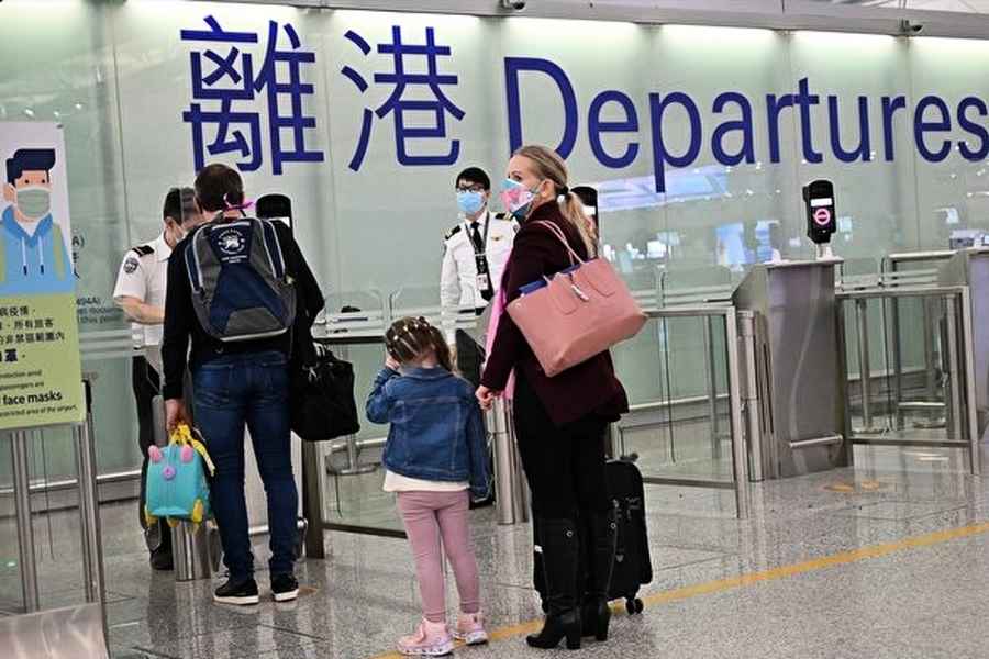 逃離嚴格防疫限制 至少12名法興銀行家離開香港