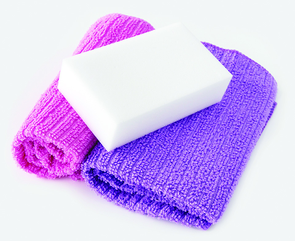 納米海綿和亞克力洗碗布可用來清除茶垢。