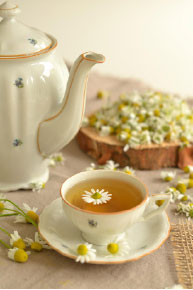 茶垢的形成與茶葉中的兒茶素和茶多酚有關。