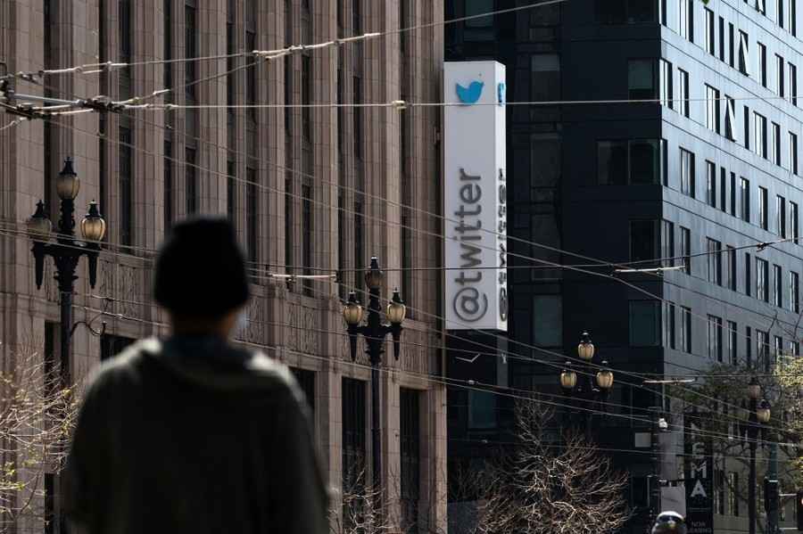 馬斯克宣布暫停收購 Twitter股票下跌