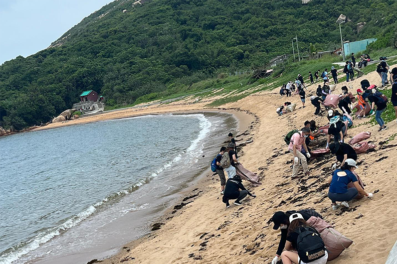 Mirror成員陳卓賢下月29歲生日 粉絲海灘清理垃圾「傳播愛」