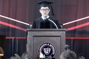  羅冠聰在美畢業典禮演講「我們的前路，由我們決定」 罕見獲全場起立致敬