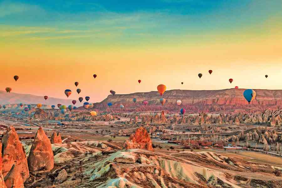 童話般的熱氣球之旅 土耳其小鎮格雷梅