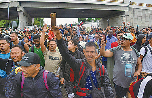 墨西哥遣散七千人向美國移民的大篷車