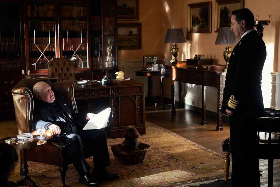 《全謊位作戰》 金像影帝哥連費夫再演二戰戲 「007之父」伊安法蘭明驚喜登場