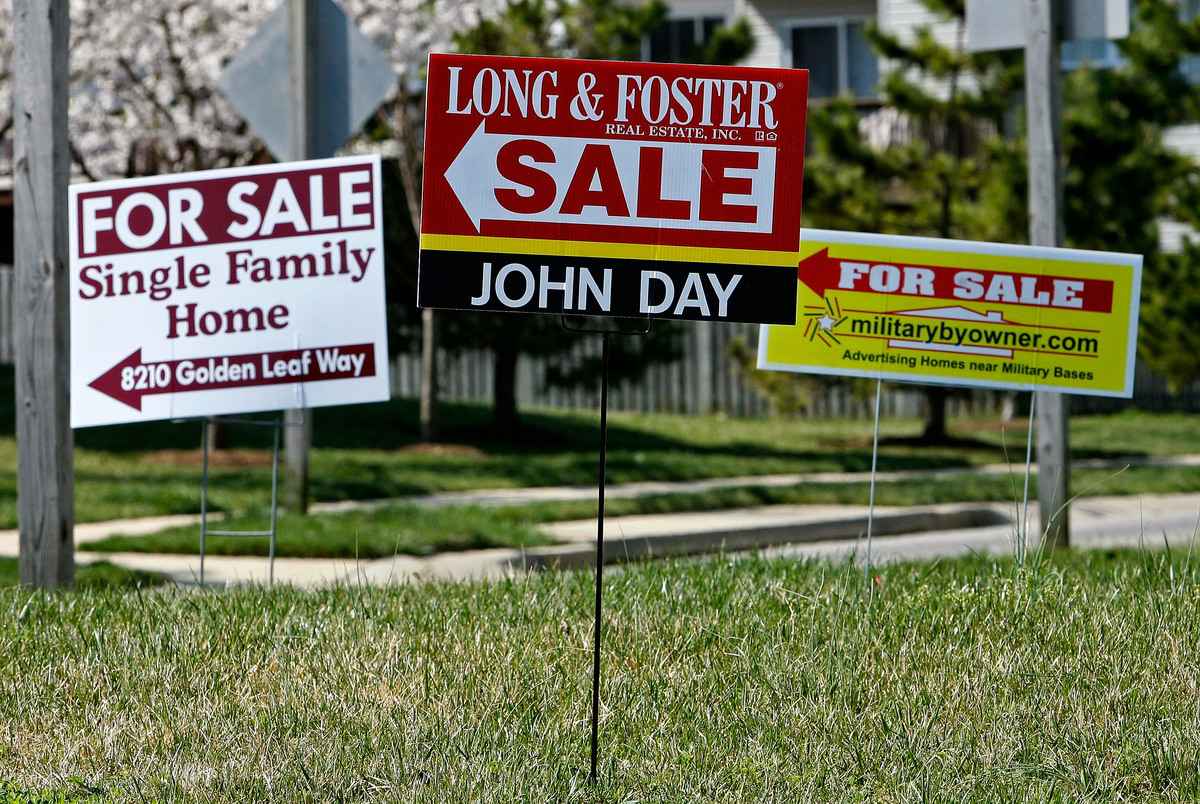 業界擔憂，接連加息有可能對已經受到利率重創的美國房市帶來更嚴重衝擊。（Mark Wilson/Getty Images）