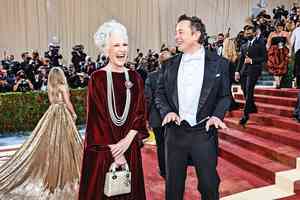 馬斯克為何如此成功? 母親出書講述育兒心得